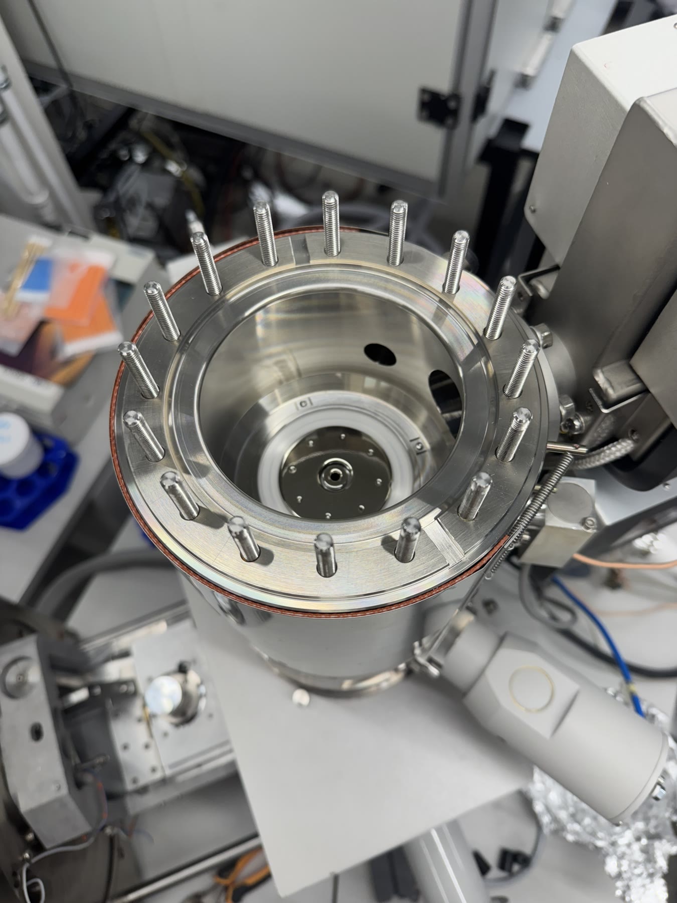 Open cylindrical vacuum process chamber